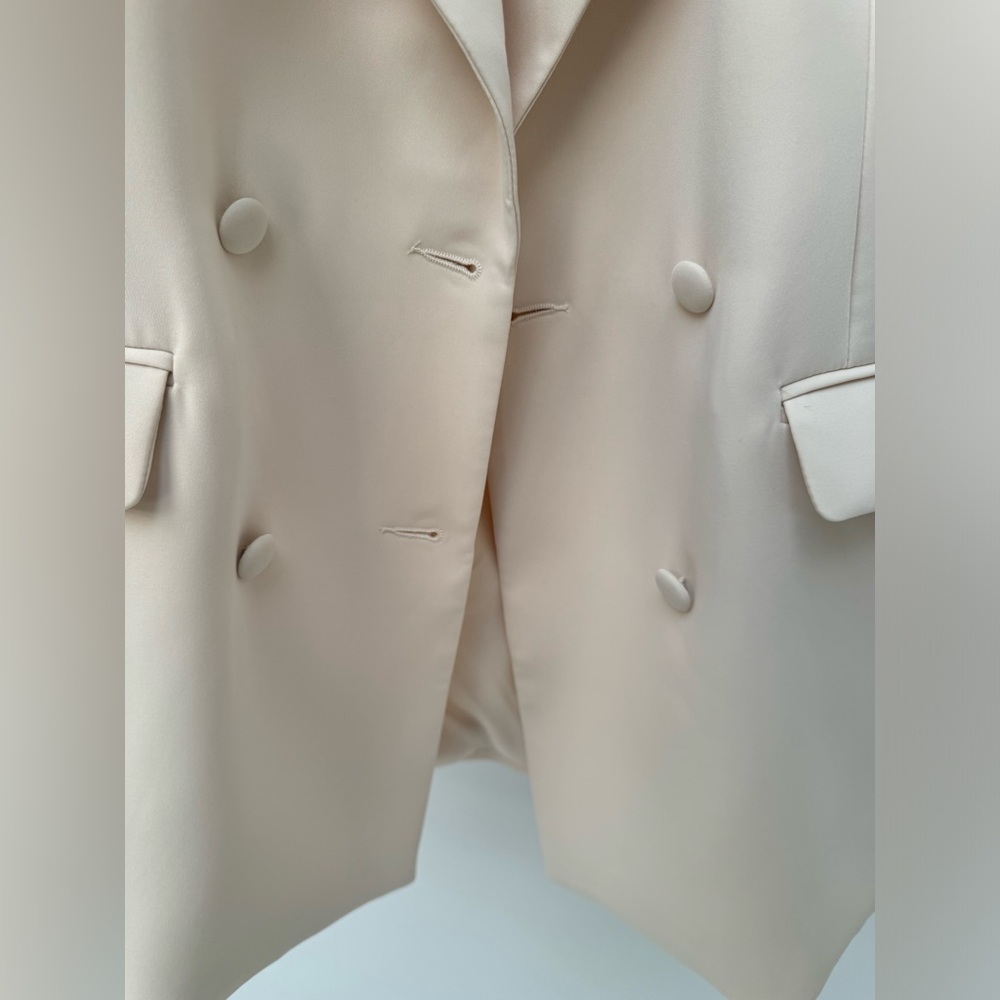 Meshki NWOT Madison Oversized Double-Breasted Blazer in Cream, Size XS - Picture 4 of 9